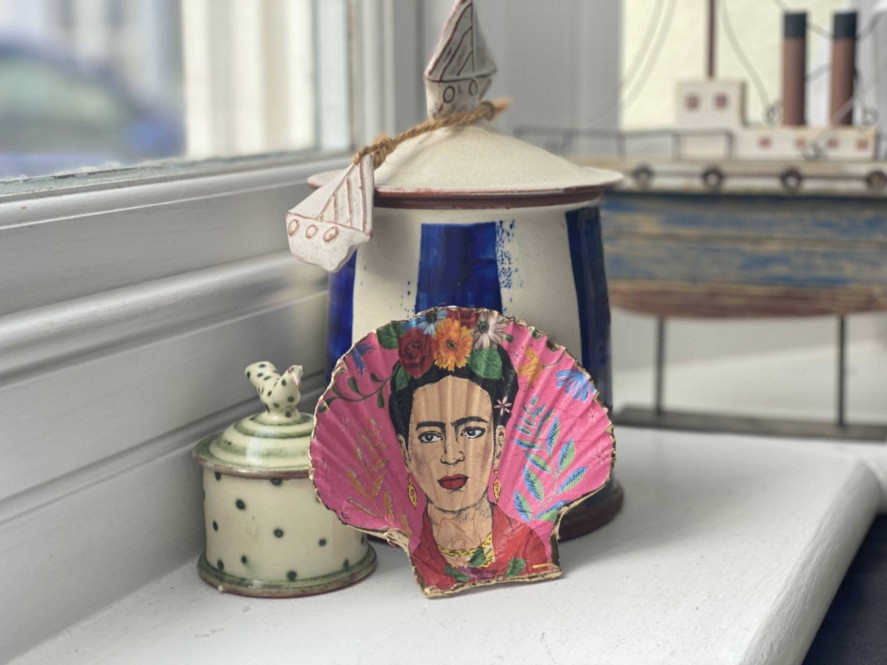 Gifts Periwinkle Shells | Pink Frida Kahlo