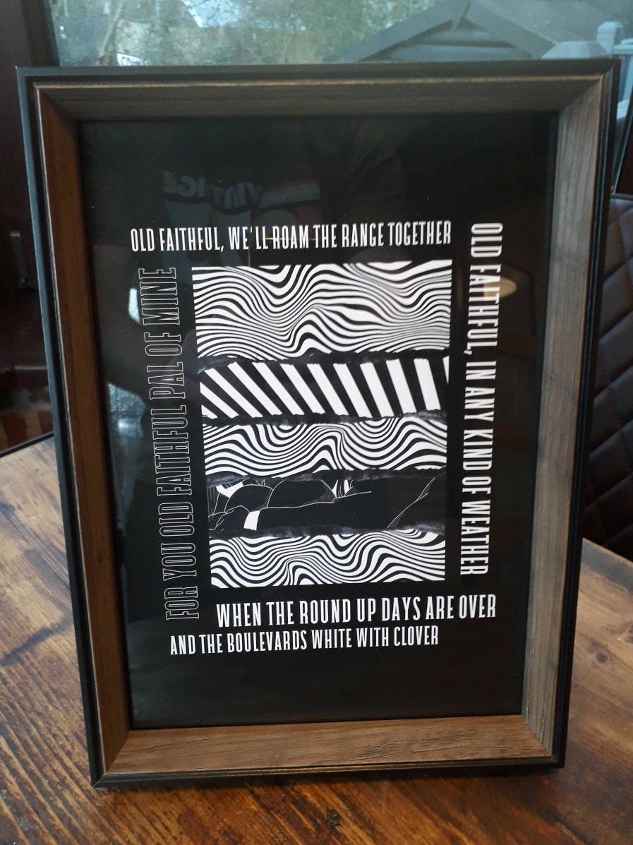 Gifts Originallyt Designs | Hull Fc 'Old Faithful' Lyrics - A4 Art Print In Black Or White - With A Black & Brown Frame