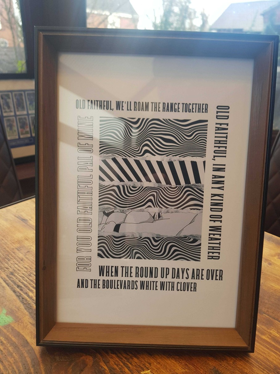 Gifts Originallyt Designs | Hull Fc 'Old Faithful' Lyrics - A4 Art Print In Black Or White - With A Black & Brown Frame