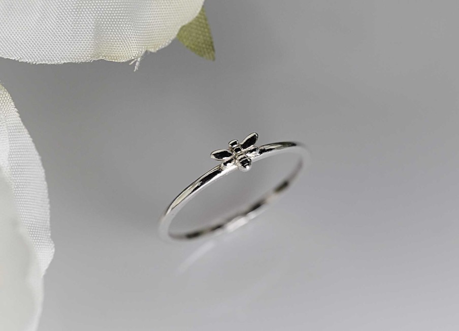 Gifts Amulet of Ashes | Silver Bee Ring