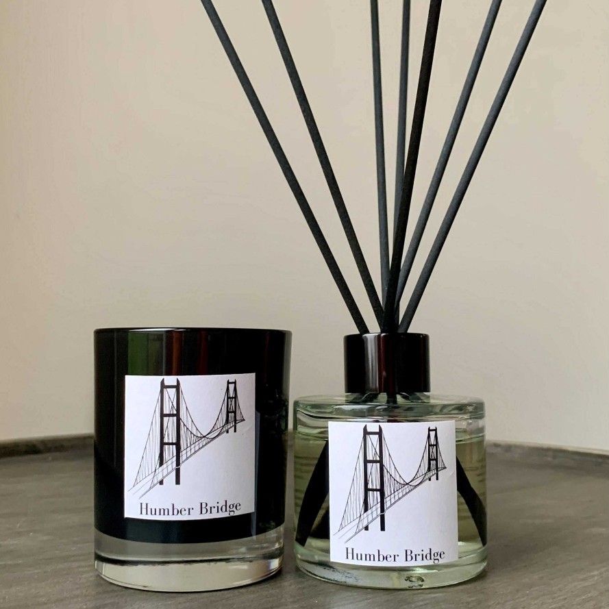 Gifts Edge of the Wolds | Humber Bridge Seaweed & Juniper Scented Candle 160G