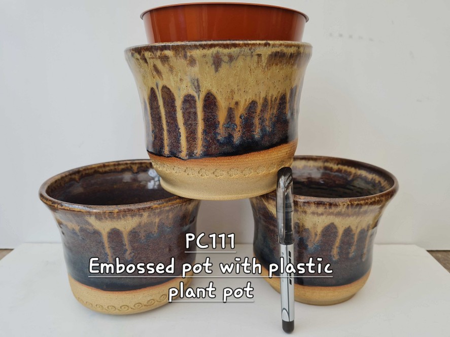 Ceramics & Pottery Pampa Ceramics | Embossed Pot With Plastic Plant Pot Pc111