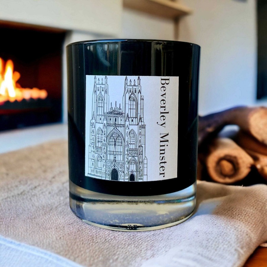 Gifts Edge of the Wolds | Beverley Minster Honey & Tobacco Scented Candle 160G