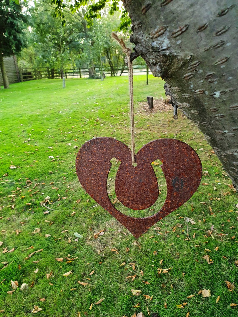 Gifts Westfield Oak Design | Metal Rusty Heart Horse Shoe